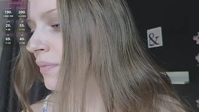 Snapshot of Chloe_Vixen chatting on 03/21/25, 04:51 Chloe Vixen online show from 03/21/25, 04:51