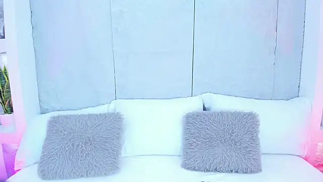 AvyMilton online show from 10/09/25, 11:44