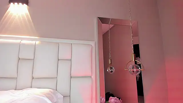 AvyMilton online show from 01/05/26, 05:27