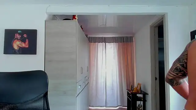 Snapshot of SamirHazard97 chatting on 02/18/26, 08:05 SamirHazard97 online show from 02/18/26, 08:05