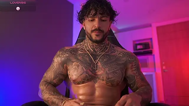 Snapshot of mariano_costa chatting on 12/23/25, 12:43 mariano costa online show from 12/23/25, 12:43