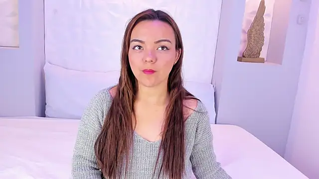 EmilyRouss  online show from 11/24/25, 07:14