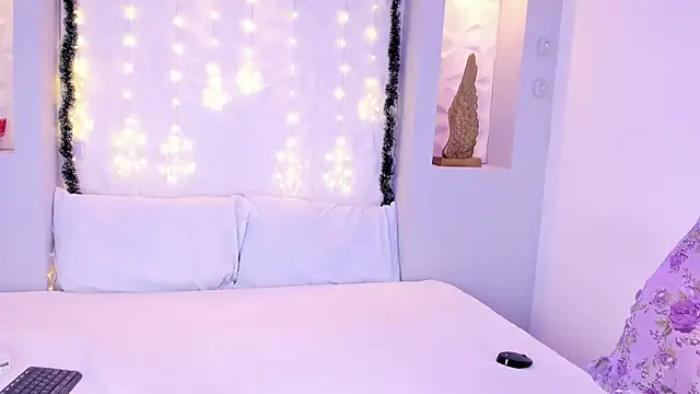 EmilyRouss  online show from 12/03/25, 07:13