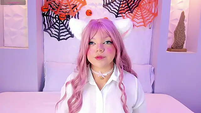 EmilyRouss  online show from 10/17/25, 07:15