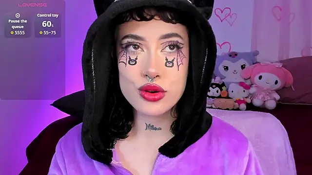 melody suarez online show from 10/19/25, 10:56