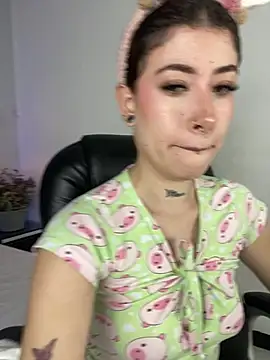 melody suarez online show from 03/16/25, 08:10