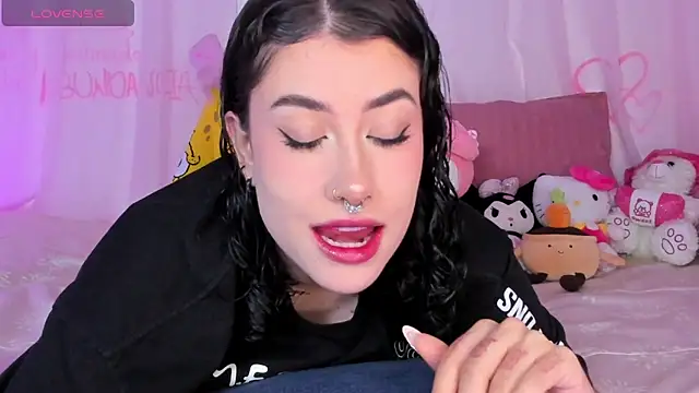 melody suarez online show from 10/07/25, 10:55