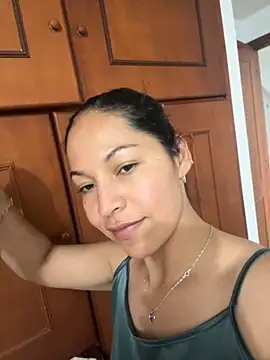 Snapshot of michel_ex33 chatting on 09/19/25, 02:43 michel ex33 online show from 09/19/25, 02:43