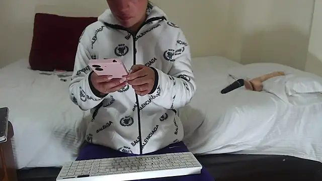 Snapshot of michel_ex33 chatting on 03/20/25, 12:30 michel ex33 online show from 03/20/25, 12:30