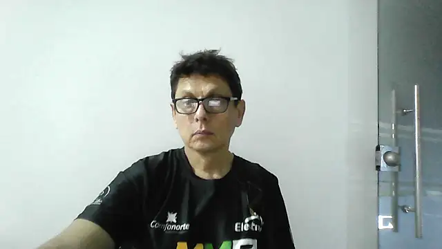 Snapshot of MarcusKelvin chatting on 05/22/26, 04:10 MarcusKelvin online show from 05/22/26, 04:10