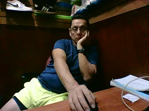 Snapshot of MarcusKelvin chatting on 11/02/25, 02:00 MarcusKelvin online show from 11/02/25, 02:00