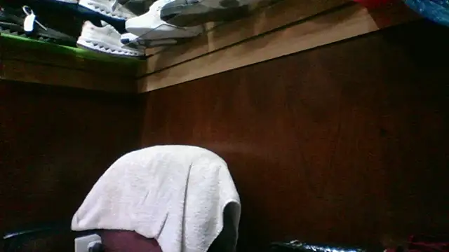 Snapshot of MarcusKelvin chatting on 11/22/25, 01:32 MarcusKelvin online show from 11/22/25, 01:32