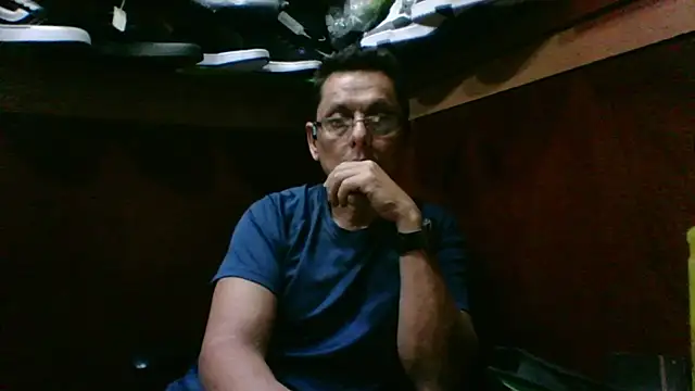 Snapshot of MarcusKelvin chatting on 10/20/25, 05:46 MarcusKelvin online show from 10/20/25, 05:46
