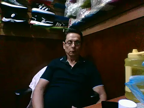 Snapshot of MarcusKelvin chatting on 11/10/25, 04:12 MarcusKelvin online show from 11/10/25, 04:12
