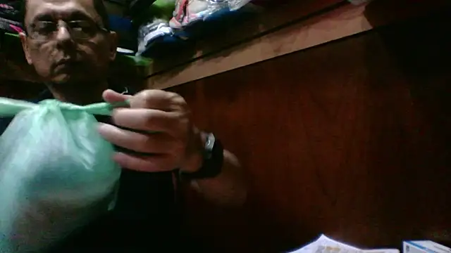 Snapshot of MarcusKelvin chatting on 10/28/25, 04:39 MarcusKelvin online show from 10/28/25, 04:39