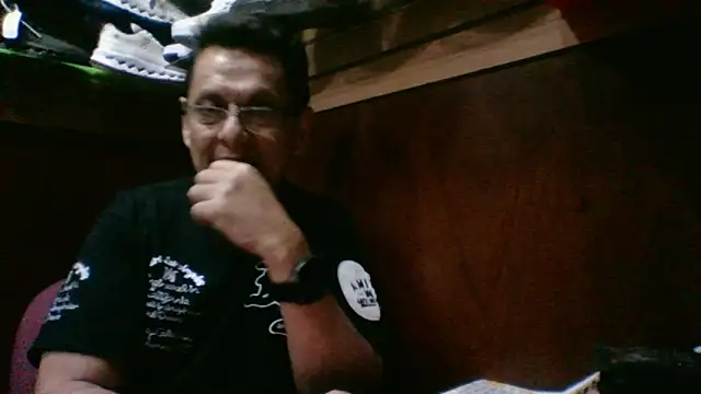 Snapshot of MarcusKelvin chatting on 11/21/25, 07:46 MarcusKelvin online show from 11/21/25, 07:46