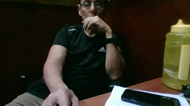 Snapshot of MarcusKelvin chatting on 11/09/25, 02:10 MarcusKelvin online show from 11/09/25, 02:10
