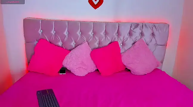 Cristal moon1 online show from 12/20/24, 12:30