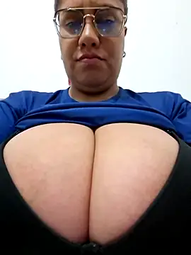 Snapshot of federica_bigboobs chatting on 06/18/26, 02:32 federica bigboobs online show from 06/18/26, 02:32