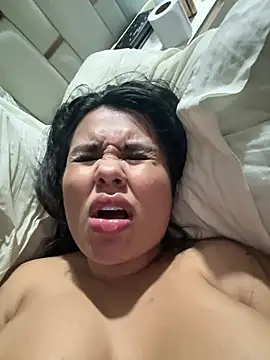 Snapshot of valeria2019hot chatting on 02/18/25, 04:15 valeria2019hot online show from 02/18/25, 04:15