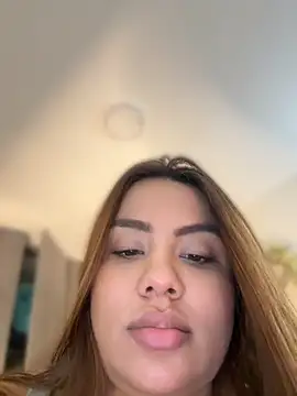 Snapshot of valeria2019hot chatting on 04/16/26, 03:46 valeria2019hot online show from 04/16/26, 03:46