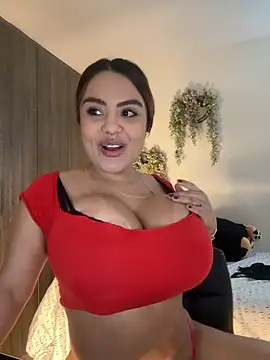 Snapshot of valeria2019hot chatting on 03/05/26, 02:13 valeria2019hot online show from 03/05/26, 02:13
