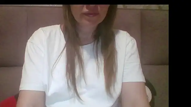 Snapshot of Sladkiegubki chatting on 10/08/25, 01:40 Sladkiegubki online show from 10/08/25, 01:40