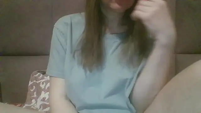 Snapshot of Sladkiegubki chatting on 03/17/25, 11:57 Sladkiegubki online show from 03/17/25, 11:57