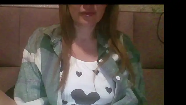 Snapshot of Sladkiegubki chatting on 09/24/25, 11:32 Sladkiegubki online show from 09/24/25, 11:32