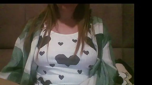 Snapshot of Sladkiegubki chatting on 09/20/25, 10:37 Sladkiegubki online show from 09/20/25, 10:37