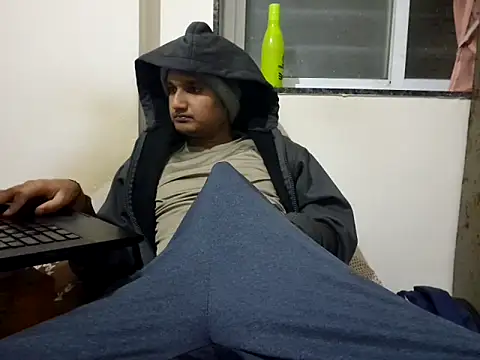 Snapshot of Jonrobinso chatting on 12/22/25, 03:12 Jonrobinso online show from 12/22/25, 03:12