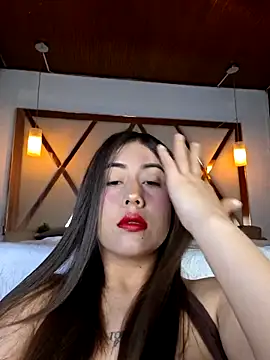 Snapshot of Maralains chatting on 05/18/26, 07:24 Maralains online show from 05/18/26, 07:24