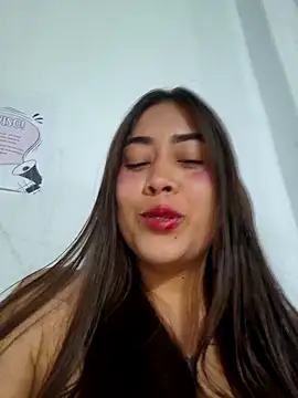 Snapshot of Maralains chatting on 06/19/26, 07:14 Maralains online show from 06/19/26, 07:14