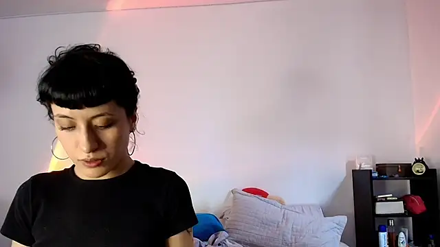 Snapshot of anika_lowen02 chatting on 02/26/25, 03:32 anika lowen02 online show from 02/26/25, 03:32