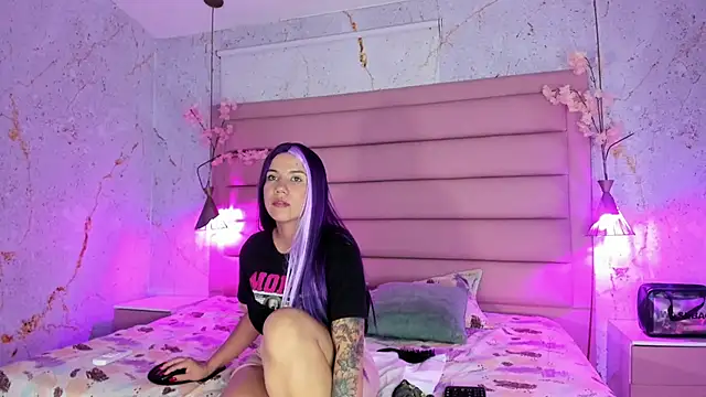 MelaniieRoux online show from 11/22/25, 03:27