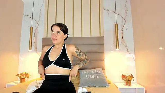 MelaniieRoux online show from 01/10/26, 06:03