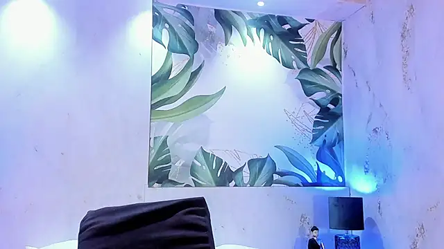 MelaniieRoux online show from 04/16/26, 09:39