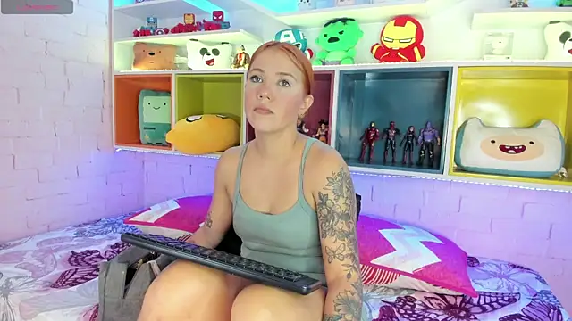 MelaniieRoux online show from 04/08/26, 07:37