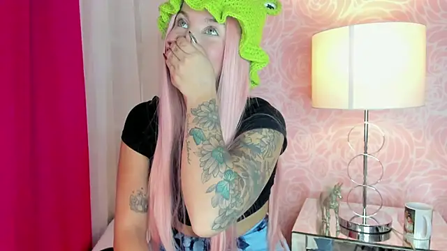 MelaniieRoux online show from 11/07/25, 07:40