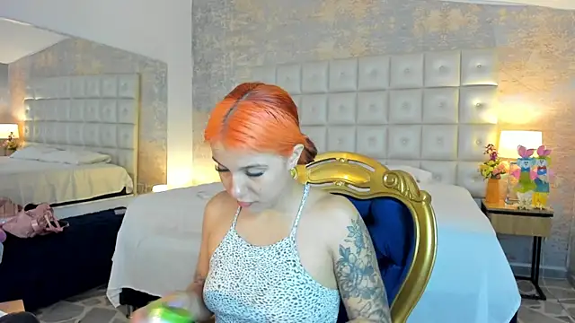 Snapshot of MelaniieRoux chatting on 06/05/26, 07:30 MelaniieRoux online show from 06/05/26, 07:30
