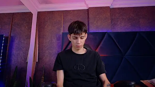 Lion Foster01 online show from 05/09/26, 12:08