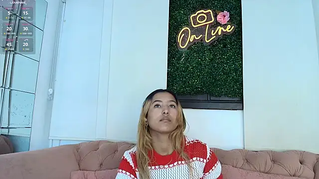 Snapshot of miranda_villa chatting on 11/14/25, 12:20 miranda villa online show from 11/14/25, 12:20