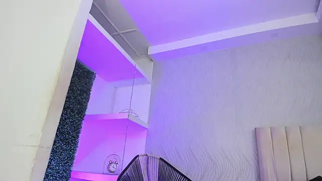 Snapshot of miranda_villa chatting on 01/13/26, 12:20 miranda villa online show from 01/13/26, 12:20