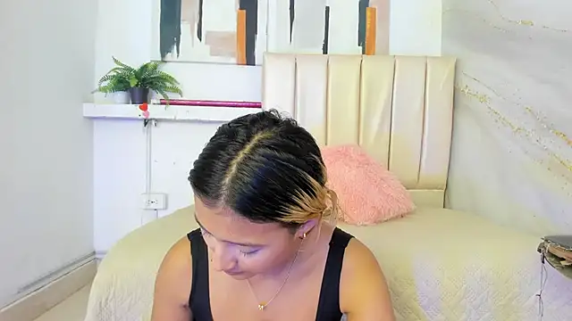 Snapshot of miranda_villa chatting on 10/26/25, 12:49 miranda villa online show from 10/26/25, 12:49