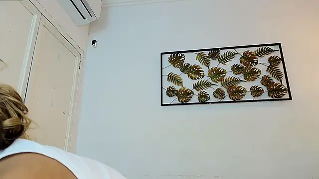 Snapshot of miranda_villa chatting on 03/16/25, 12:22 miranda villa online show from 03/16/25, 12:22