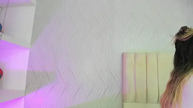 Snapshot of miranda_villa chatting on 03/12/25, 12:26 miranda villa online show from 03/12/25, 12:26