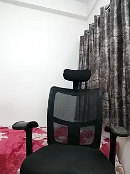 sanaya baby online show from 11/26/25, 05:57