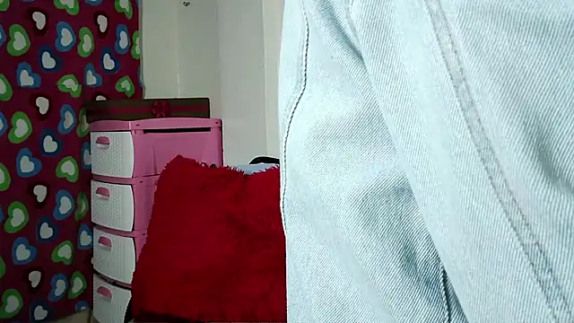 alixia81 online show from 11/29/25, 10:54