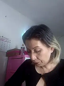 alixia81 online show from 09/09/25, 11:36