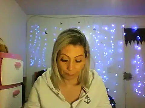 alixia81 online show from 02/21/25, 11:21